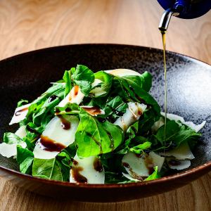 芝麻菜帕瑪森起司沙拉