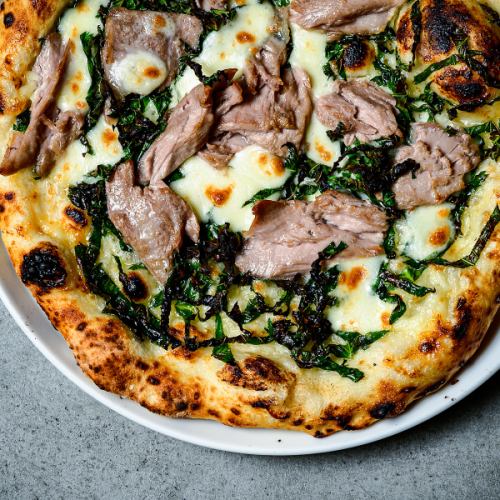 國產藍鰭鮪魚佐蛋黃醬和紫蘇葉