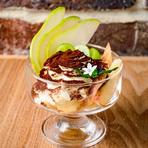 馬其頓時令水果直接從山下果園運送而來