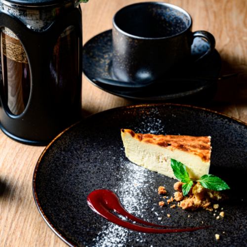 甜點套餐(湯、麵包、義麵(選擇一種)、甜點和餐後飲品)