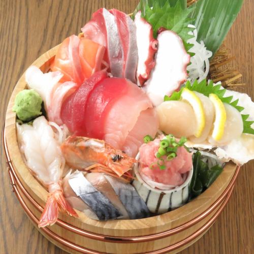 【毎日仕入れだから鮮度が違う◎】お刺身10種盛　2398円(税込) ～
