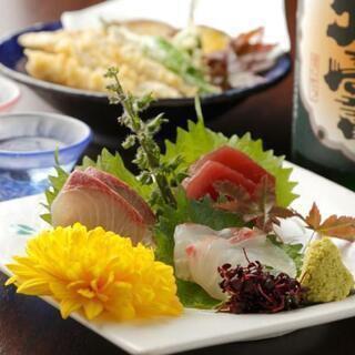【３Ｈ飲放】お刺身２点盛りや土鍋ごはんが楽しめる赤字覚悟の曜日限定プラン６品飲放題付4000円