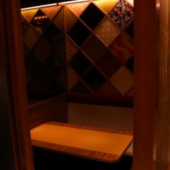 様々な個室をご用意いたしました。2名様からご利用いただけます。ゆったりくつろげる掘りごたつ個室はご予約をお勧めいたします。大人数のご宴会や名駅での歓迎会・送別会・接待などに適したお料理をご用意しております。