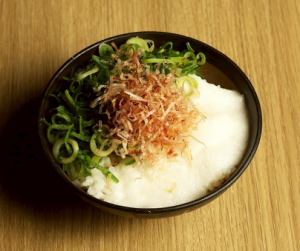 寿喜烧用的葱花山药饭
