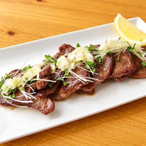 Green onion and salt beef tongue