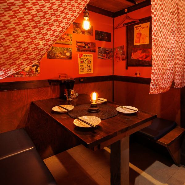 ２名様でも大歓迎。８名様までの中規模向けのお席もご用意ございます。40名～60名のお客様は貸し切りのご相談も受付中ですので、お気軽にご相談ください。