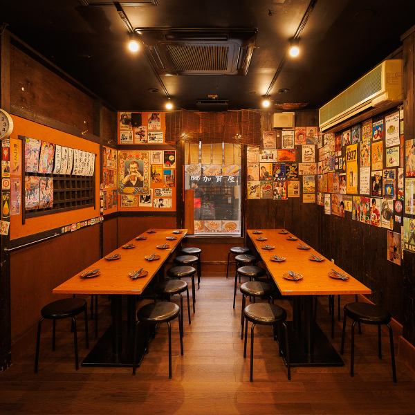 「和風」をモチーフに、木を多く使用した内装で、落ち着いた大人向けの雰囲気となっております。ちょっとした集まりでのご宴会から、大切な方とのお食事、会社などでの団体のご宴会まで、様々なシーンでご利用頂けます。