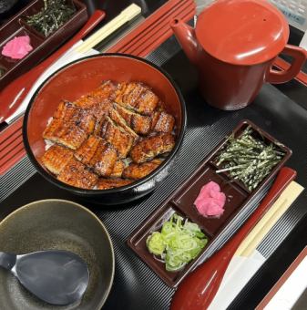 鳗鱼伏松 - 用整条鳗鱼制成