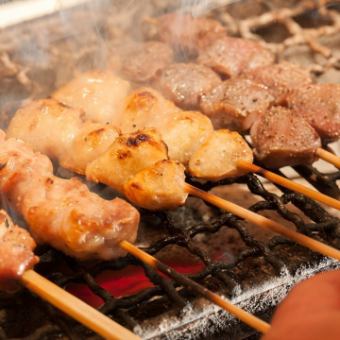 【僅限食物★標準套餐】推薦用於各種宴會！包括著名的內臟燉菜在內的8道菜品3,000日元