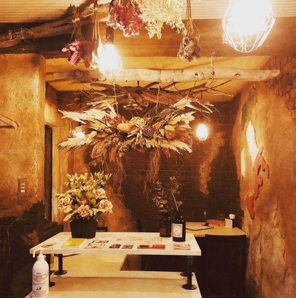 About 5 minutes walk from Sawa station.A chop where you can enjoy authentic Italian food.It is a restaurant with a nice atmosphere that makes you want to come with your family, friends and lover ♪ You can use it for lunch or dinner in your favorite scene.