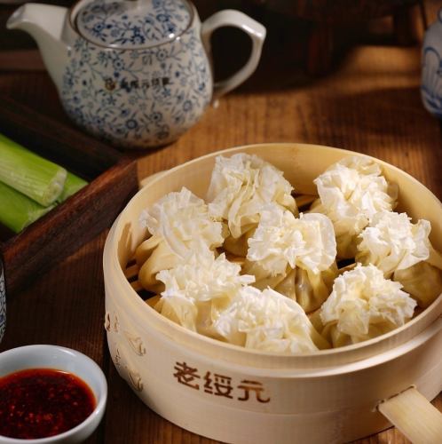 【当店の看板メニュー】奥深い味わいの羊肉の焼売3個 760円(税込)