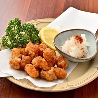 Deep fried chicken cartilage with shichimi oroshi (grated radish)