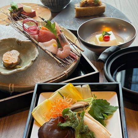 July only [Uokichi Seafood Course 5,000 yen] Six types of sashimi, summer vegetable shabu-shabu, and seven other dishes/individually served