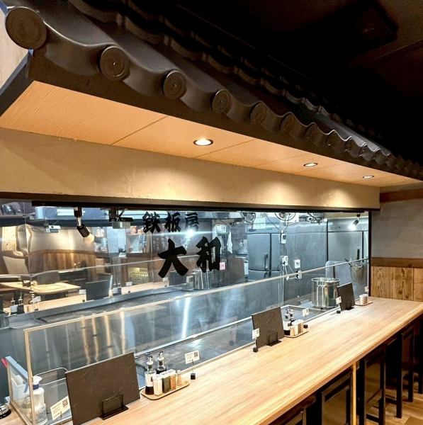 目の前で焼き上がるライブ感を楽しめるカウンター席。デートや記念日にもおすすめ！会話も弾む特等席です。