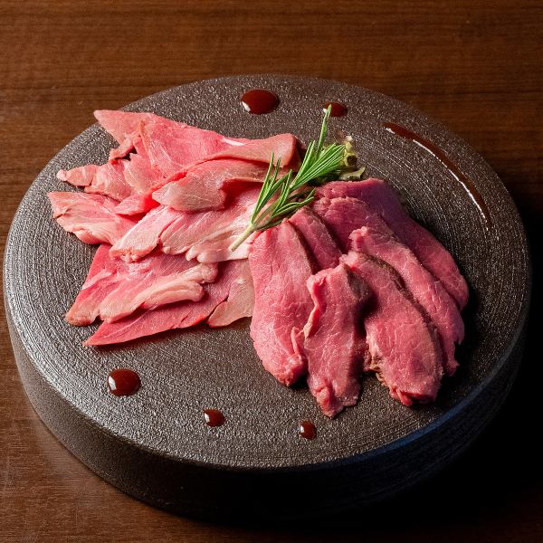 【◇こだわりの一品◇】食材にこだわり、他店では味わえない美味しさをご提供。「厳選鹿肉のロースト」