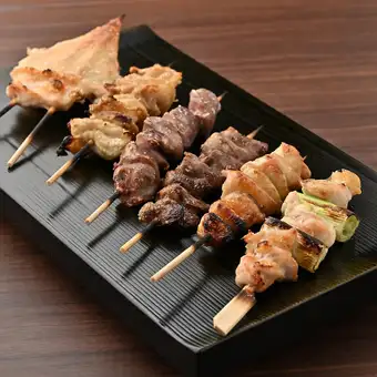 【새의 장인 코스】 맡겨 야키토리 5개와 계절의 야채 꼬치를 맛본다◎전 4품 【3800엔】※무제한 음료 불가