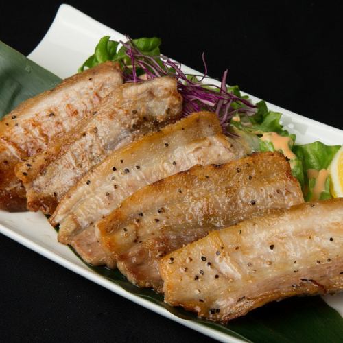 Salt-grilled red pork belly