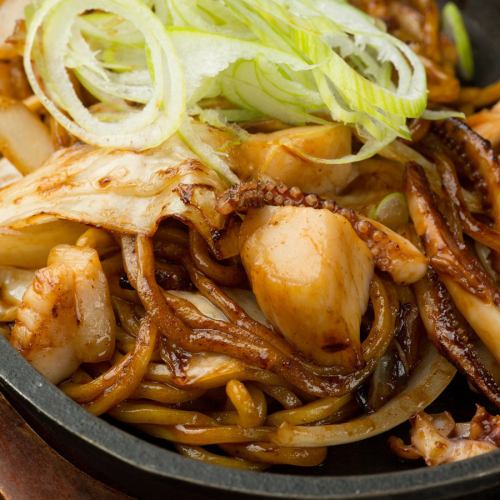 Yakisoba with seafood sauce