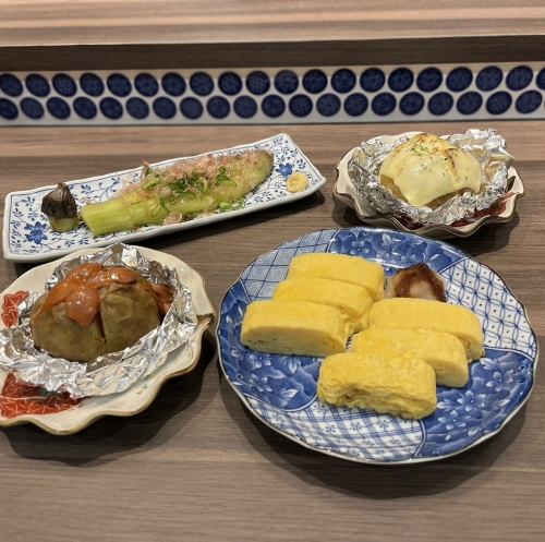 旬の味覚が楽しめる人気の炉端焼き