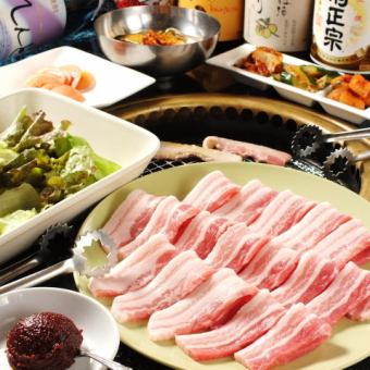 [无限吃喝★]五花肉无限吃喝套餐4,400日元！