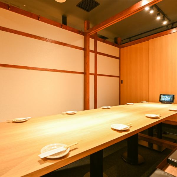 [1 minute walk from Kanayama Station] Easy to get together.We have a large number of completely private rooms available right from the station.[2 to 4 people] [5 to 8 people] [9 to 10 people] [11 to 16 people] [17 to 20 people] [21 to 40 people] Up to 120 people, variously You can choose.You can enjoy your meal in a calm and modern Japanese atmosphere.We have many popular sunken kotatsu seats.