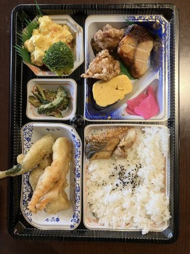 テイクアウトのお弁当も♪