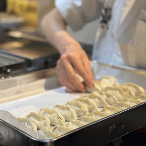 ニューカムラの新名物！「勝手に名古屋餃子」