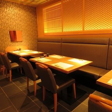 It is a semi-private room. ..If you can reserve a table seat, you can sit up to 16 people.We recommend various banquets such as welcome and farewell parties, year-end parties, and New Year's parties.It's a space.Please feel free to contact us.