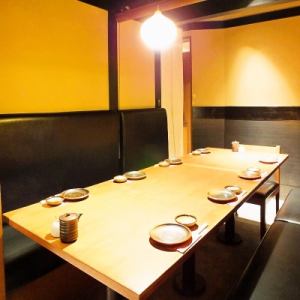This seat is a complete private room for 8 people.It is a private room where you can enjoy a small party.A popular private room where you can relax without worrying about prying eyes.1 minute walk from Kanda Station, convenient access. If you have any questions, please feel free to contact us.