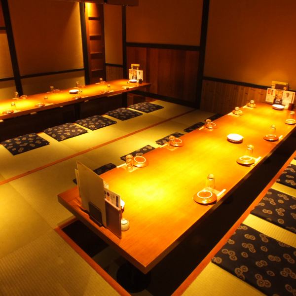 【Kanda station 1 minute! Complete private room pub】 We have prepared a private room for 2 people up to 30 people.It is a complete private room that is pleased with various banquets such as entertainment, girls' party, celebratory party etc.Inside the store full of Japanese emotions, the calm atmosphere is attractive to feel the warmth of wood ♪ Private room seats for large people are very popular, so please book earlier ♪ We are also accepting reservations for December by phone ♪