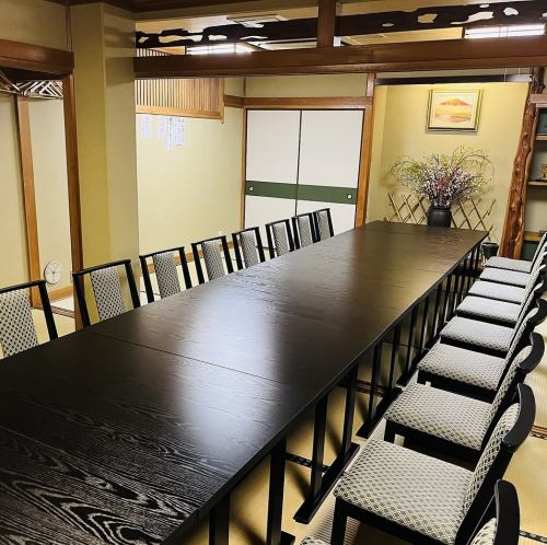 [Can be reserved] The layout can be changed to accommodate various occasions such as banquets and memorial services! We have table seats that can accommodate up to 40 people.Please use it widely from small groups to groups.