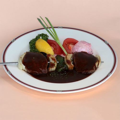 バスツルマ（牛フィレ肉の串焼き)