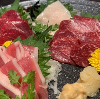 Assorted horsemeat sashimi from Kumamoto Prefecture