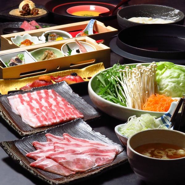 使用鹿儿岛县产黑白猪肉6种的“黑猪肉涮涮锅套餐”全5种6600日元～