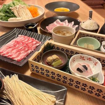 使用鹿儿岛县产黑白猪肉6种的黑猪肉涮锅【雪】套餐 5道菜品 6,600日元（含税）