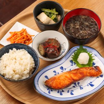 釧路産 紅鮭定食