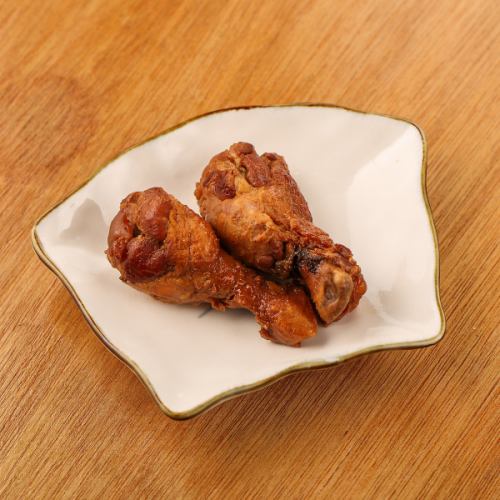 看板料理!鶏手羽元をパインと一緒にじっくり3時間煮込んだ『鶏肉のパイン煮』