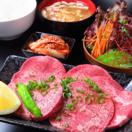 【完整的單人間×烤肉】自己烤的風格☆每套飯是750日元〜♪
