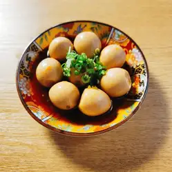 鵪鶉蛋配調味品
