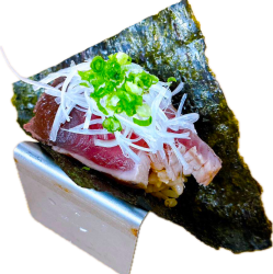 鰹魚握壽司，佐以調味食用