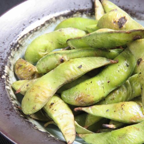 Charcoal-grilled edamame