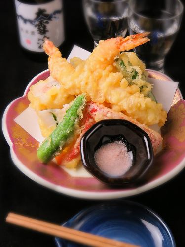 【酒の肴にぴったりの天ぷら】ビールは勿論、日本酒、焼酎と様々なお酒のお供に楽しめる天ぷらをご用意。