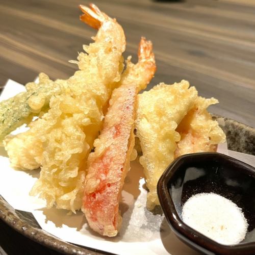 Large shrimp and vegetable tempura