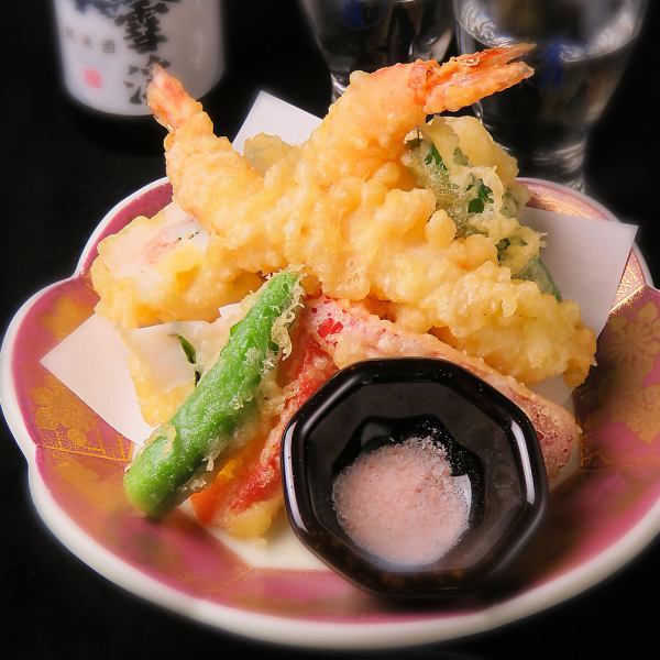 [Tempura is the perfect accompaniment for alcohol] We offer tempura that can be enjoyed with a variety of alcoholic drinks, including beer, sake, and shochu.