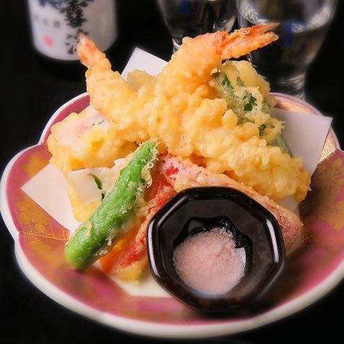 【酒の肴にぴったりの天ぷら】ビールは勿論、日本酒、焼酎と様々なお酒のお供に楽しめる天ぷらをご用意。