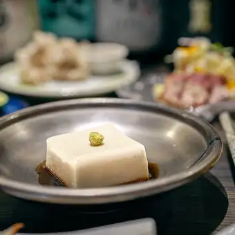 幻の胡麻豆腐と黒毛和牛等を堪能する贅沢お任せコース[2H飲放付]全8品 6500円(税込)