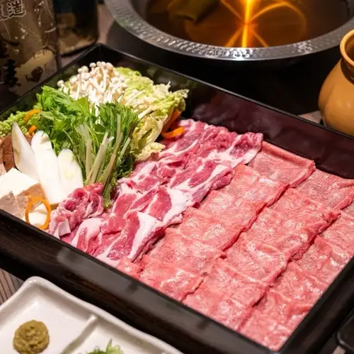 "Hana Beef Tongue Shabu-Shabu Course" - Includes rare sesame tofu, local sashimi platter, Awao chicken karaage, and more / All-you-can-drink included / 7,000 yen
