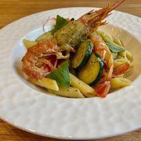 Red shrimp and zucchini penne