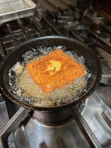 새로운 메뉴를 시작 중입니다!
이게 뭐야?
VERY 자랑의 밀라노풍 커틀릿이 아닙니다!!
시작을 먹는 것이 기대됩니다 ♪
여러분보다 먼저 받겠습니다!
완성될 때까지 기다려 주세요♪
『맛있는 식사와 술
어른이 즐길 수 있는 시간과 장소』
RESTAURANT AND BAR VERY
TEL:098-866-0901
주소 : 나하시 츠보야 1-7-5 민중 빌딩 1층
영업시간:월·물·목·일:15:00~23:00
금・토:15:00~24:00
(LO 영업 종료 1시간 전)
정기 휴일 : 매주 화요일
예약은 전화, DM, 프로필 웹 페이지에서!
내점 기다리고 있습니다😌
#나하디너
#나하와인
#나하이탈리안
#나하