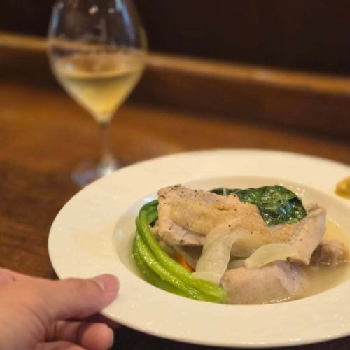 Today is a day when nothing fancy is okay.

#NahaDinner
#Naha Wine
#DrinkingAloneNaha
#A place where you can drink quietly
#Tsuboya Gourmet
#Kokusai Street Dinner
#restaurantbarvery